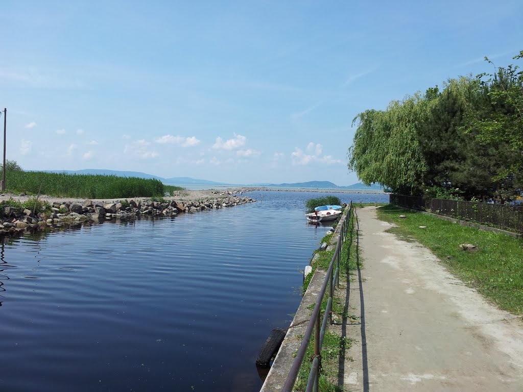 Balatonfenyves, Hungary by Gábor Szabados