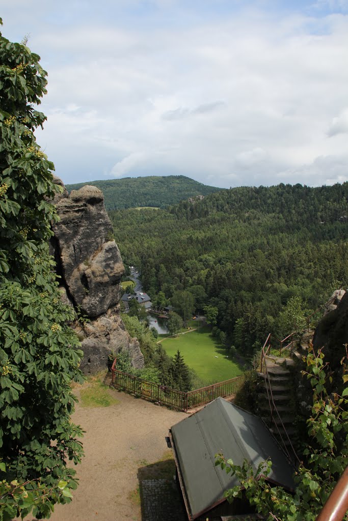 Johnsdorf, Deutschland, Blick vom Nonnenfelsen, Mitte Juni 2015 by kdh865