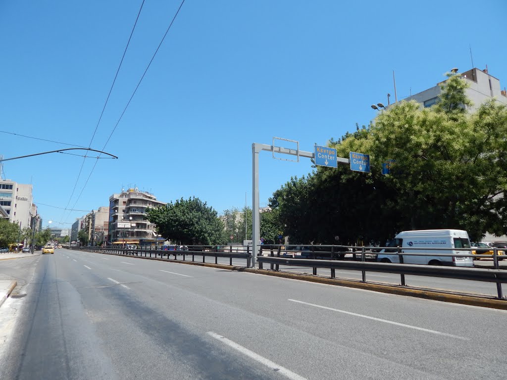 Av. Singroú hacia Atenas. by Fernando Palma