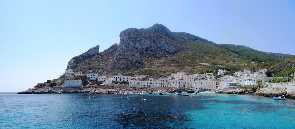 Il porto di Levanzo by Paolo Aiello