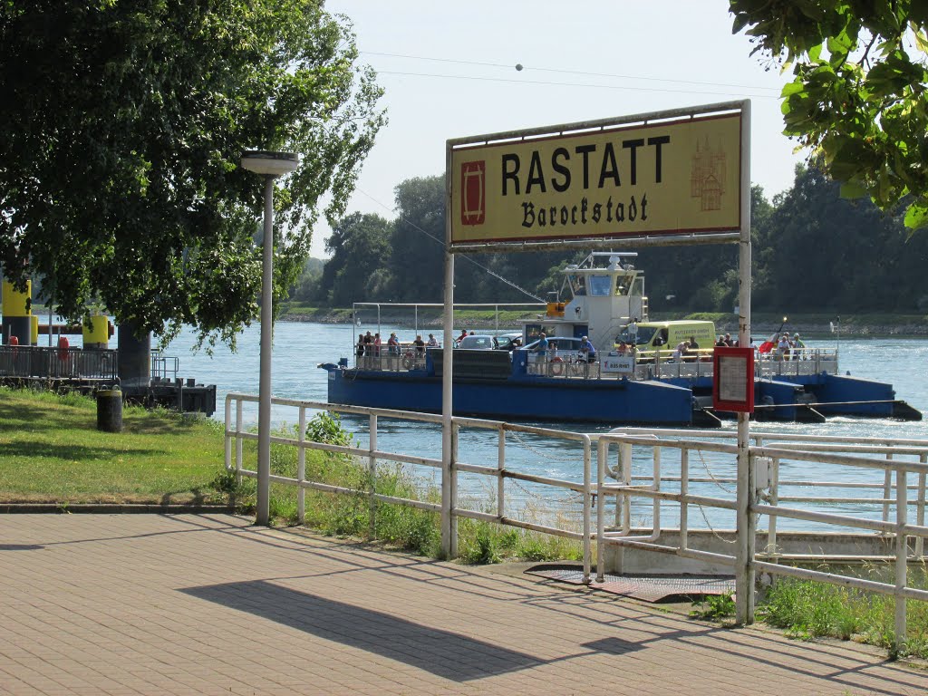 Schiffsanlegestelle am Rhein by Baden de