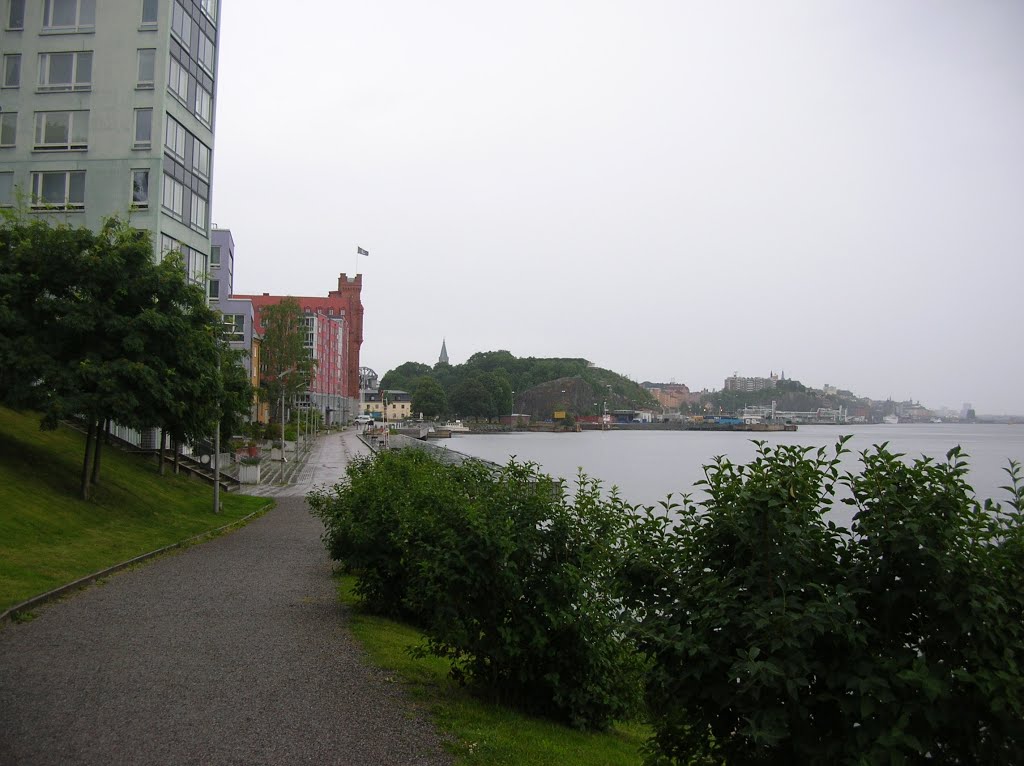 Klockstapelsbacken, Södermalm and Tegelvikshamn seaport seen from Nacka by Ascenery