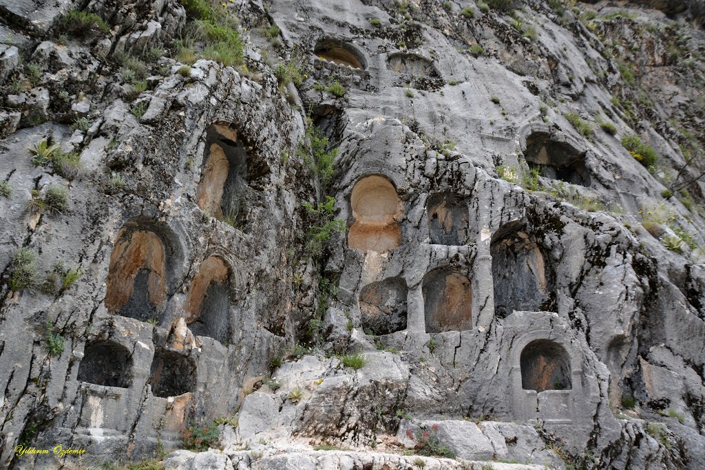 Kaya Mezarları Sagalassos Ağlasun / Burdur by Yıldırım ÖZDEMİR