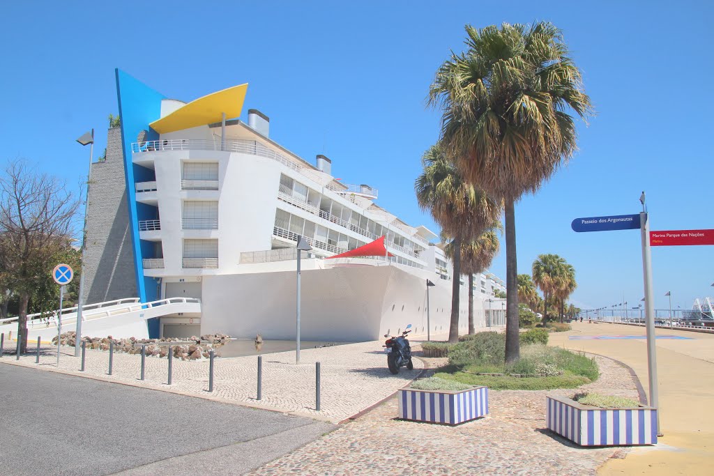 Parque das Nações, Lisboa, Portugal by Janusz T.