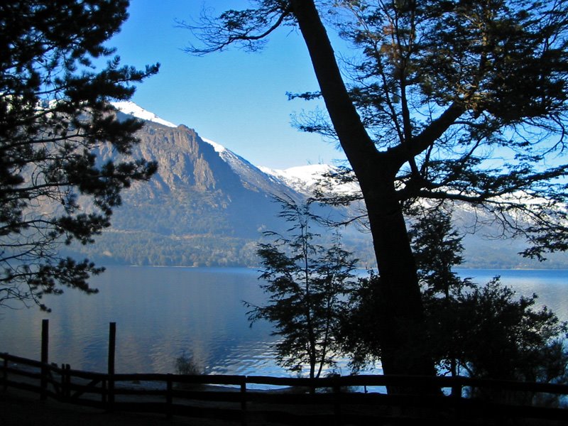 Lago Gutierrez, Bariloche by Andres Cordoba