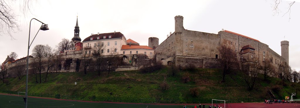 TALLINN (Reval). Wzgórze Toompea. by Maciej Pawłowski