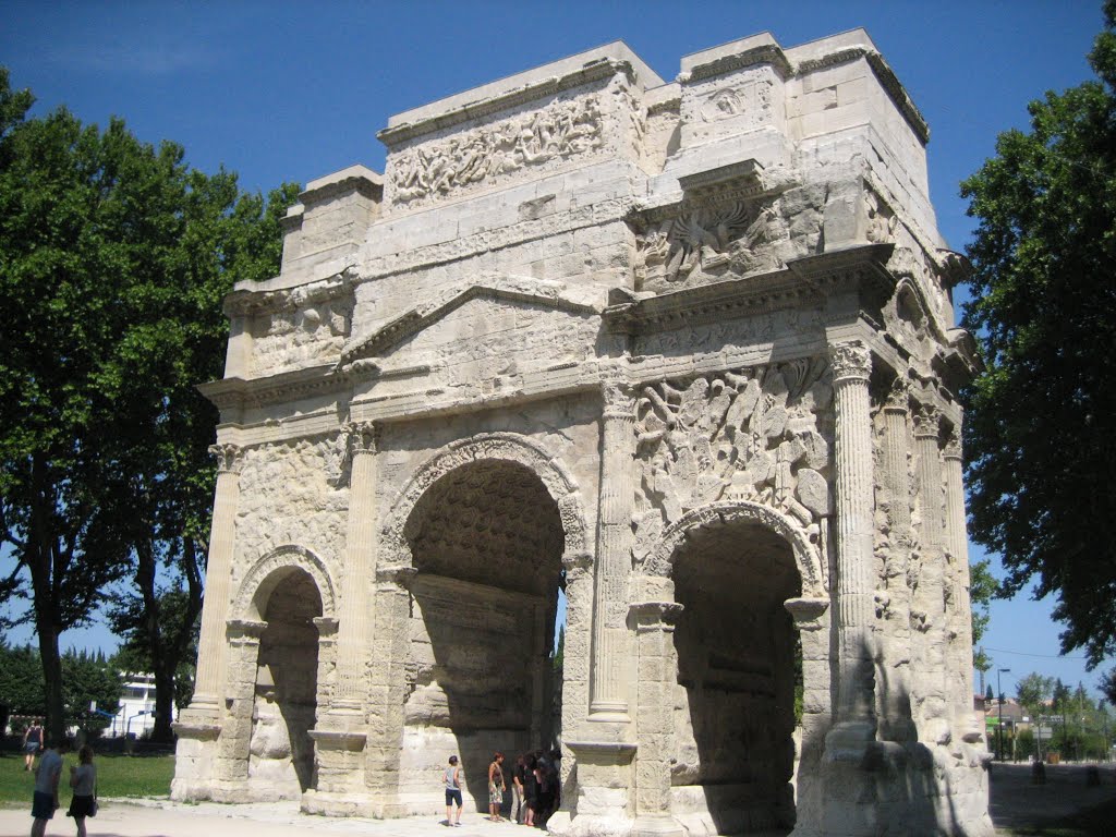 Orange, Arco de Triunfo by Enrique  Soriano Rei…