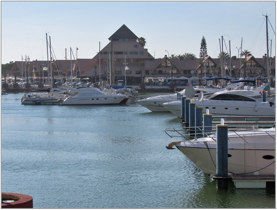 Marina de Vilamoura by André Barragon