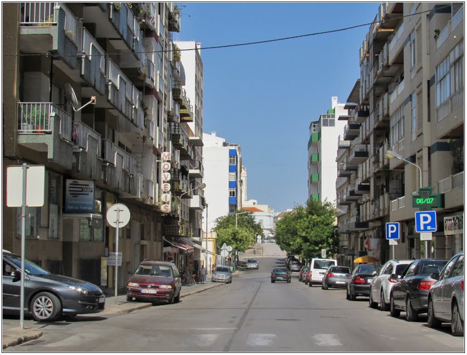 Avenida João de Deus by André Barragon