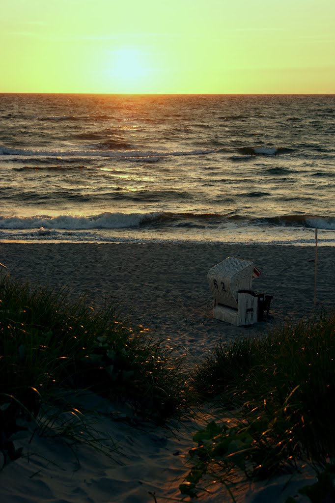 Sun goes down ...... Dierhagen Strand/ Germany, Jula 18 2015 by Jens Rössel