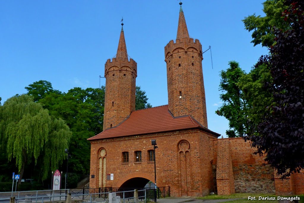 Stargard Szczeciński. Brama Młyńska (Portowa). by Dariusz Domagała