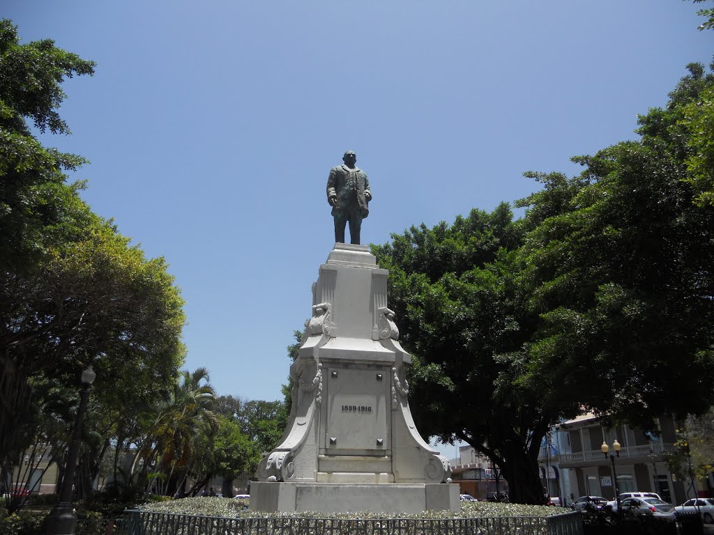 Segundo, Ponce, Puerto Rico by Lee Anderson