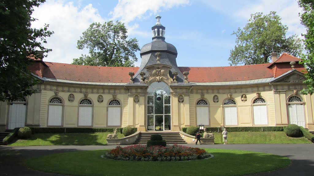 Meuselwitz, Orangerie im Seckendorf-Park by gerdb