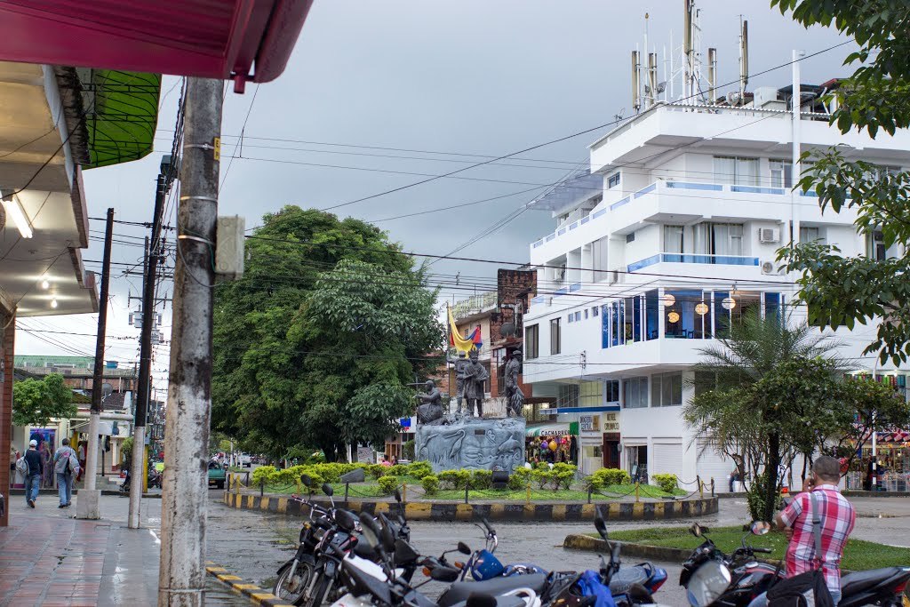 Round Point Calle 10, Pto. Asís, Putumayo, Colombia by Efraim Omar Revelo