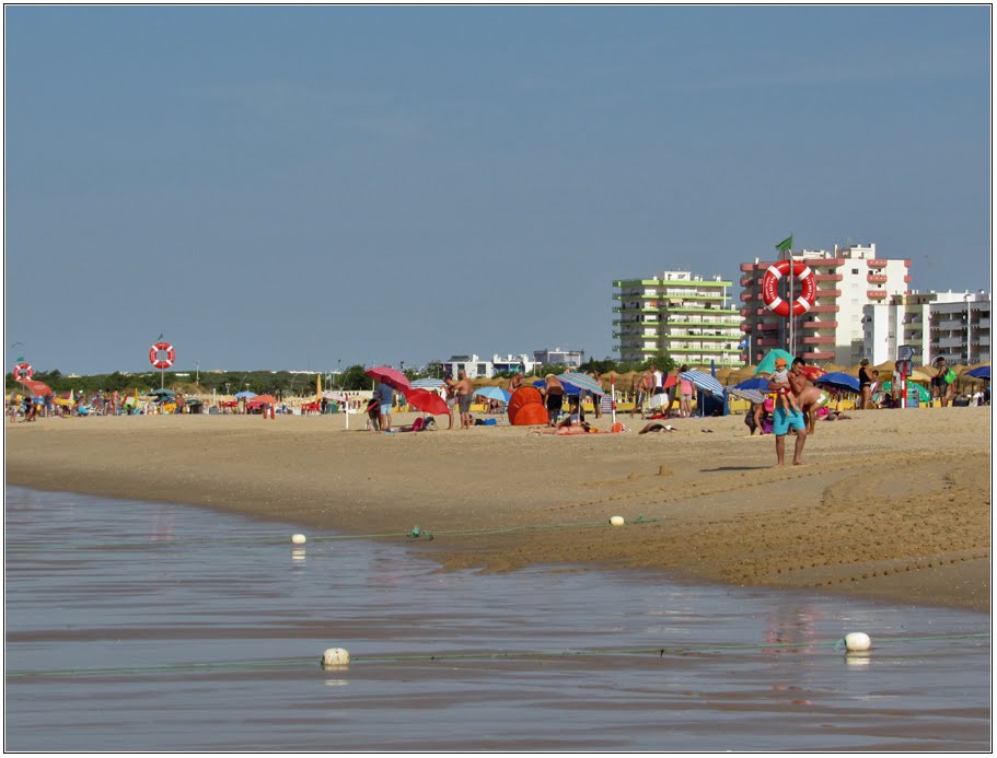 Praia de Monte Gordo by André Barragon