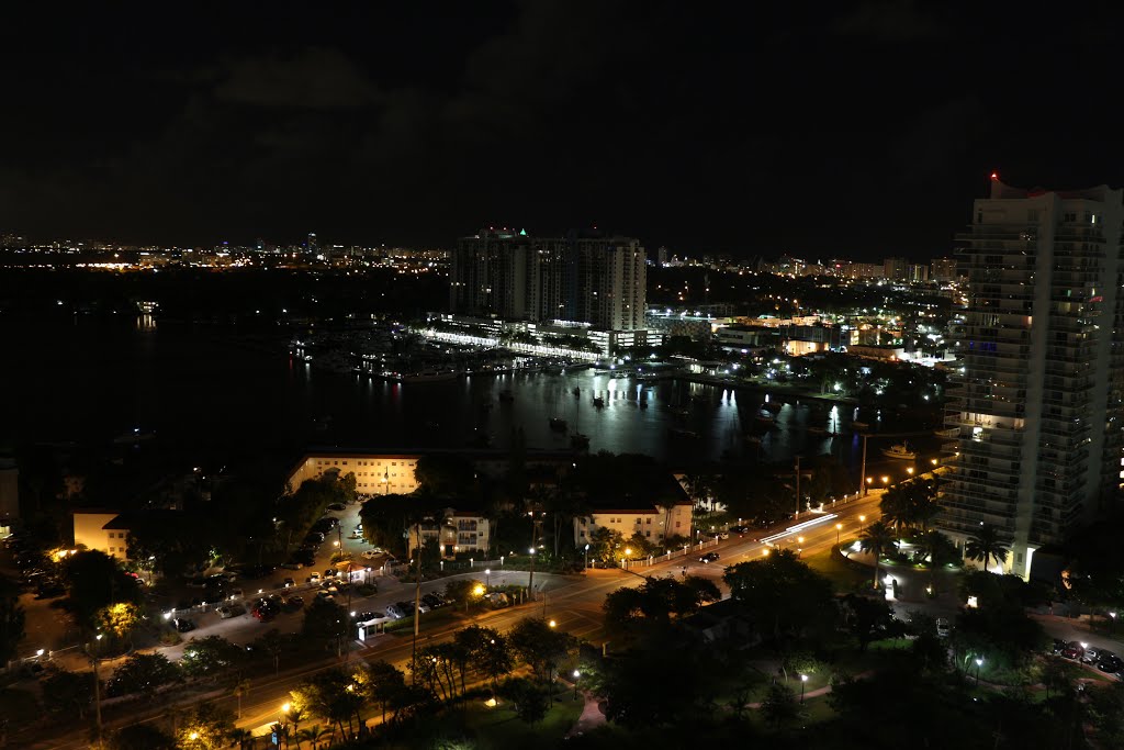 LB - A night view by Luis O. Boettner