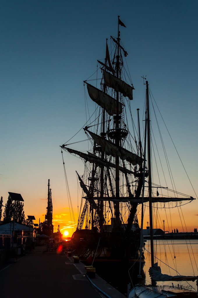 Time for a wake-up... Szczecin Port by Krzysio Milewicz