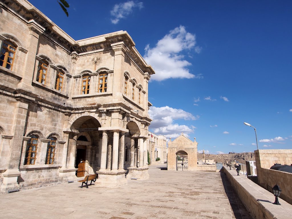 Fine Old Building in Mardin - 2014.10 by rheins