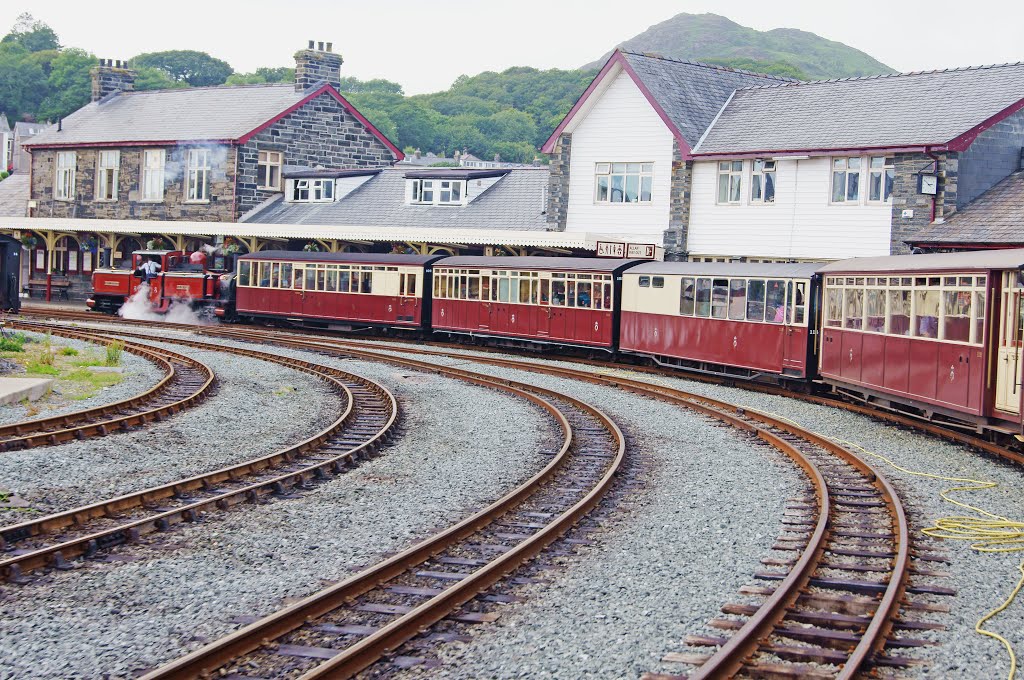 Ffestiniog Railway 10 Porthdadog Station by Colin Jackson - colj…