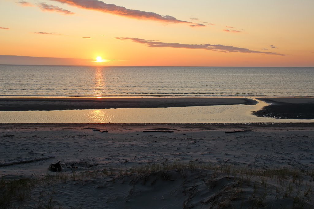 Shallow Bay Beach, Gros Morne, Newfoundland, Canada by Rob Gosse