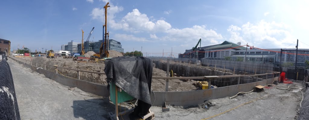 Pano of excavation on the NE corner of Jarvis and Queen's Quay, 2015 07 18 (2).JPG by OldYorkGuy