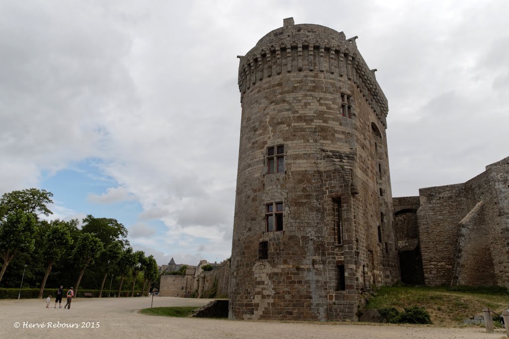 22 Dinan - Château Donjon XIV XV by Hervé Rebours