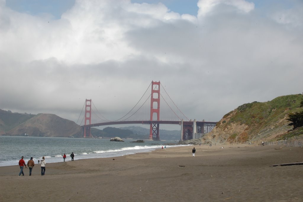 View of Golden Gate Bridge,San Francisco from hidden beach by mascuba