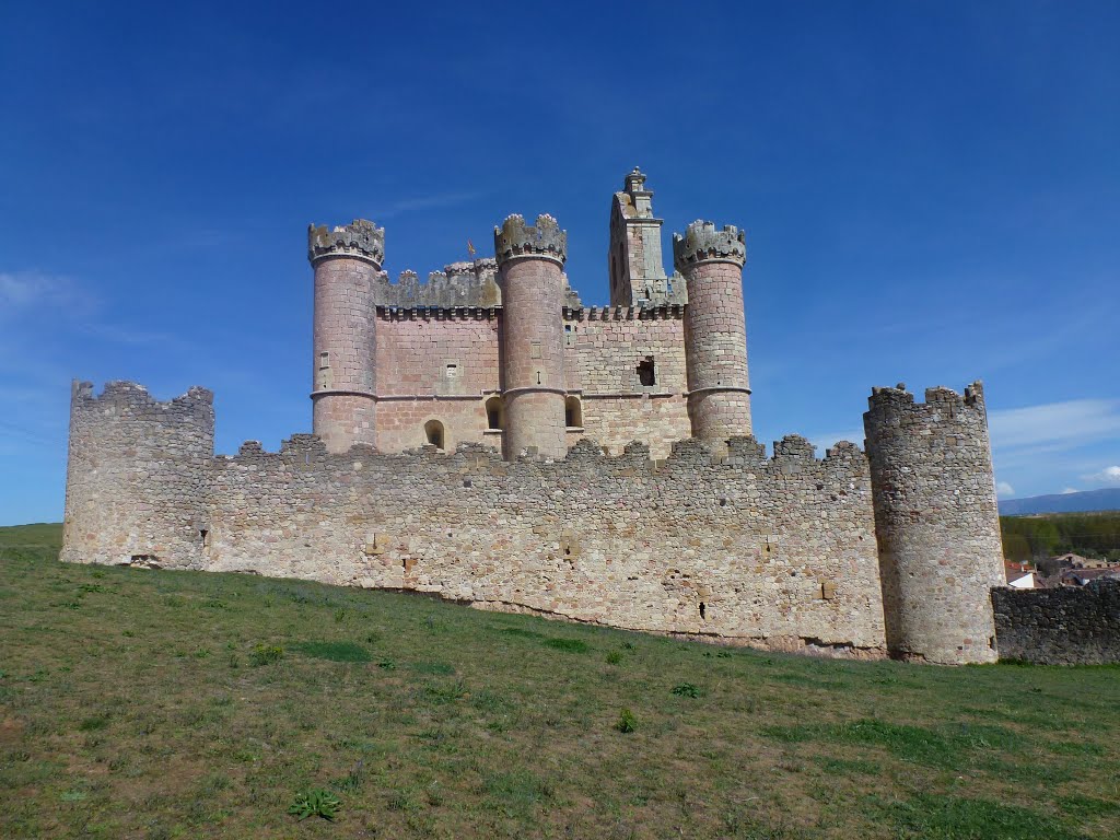 CASTILLO DE TURÉGANO. SEGOVIA. SPAIN. by carlos cuerda damas