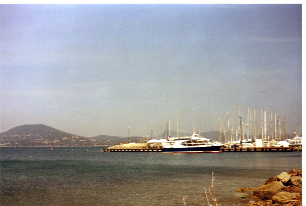 Saint Tropez, Francia by Rolando Canessa