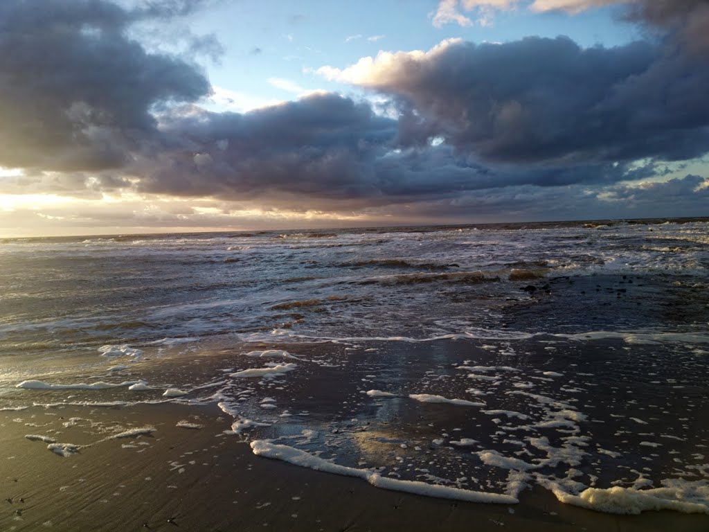 Texel - North Sea Beach - Paal 15 - View WSW - November 2014 by txllxt TxllxT