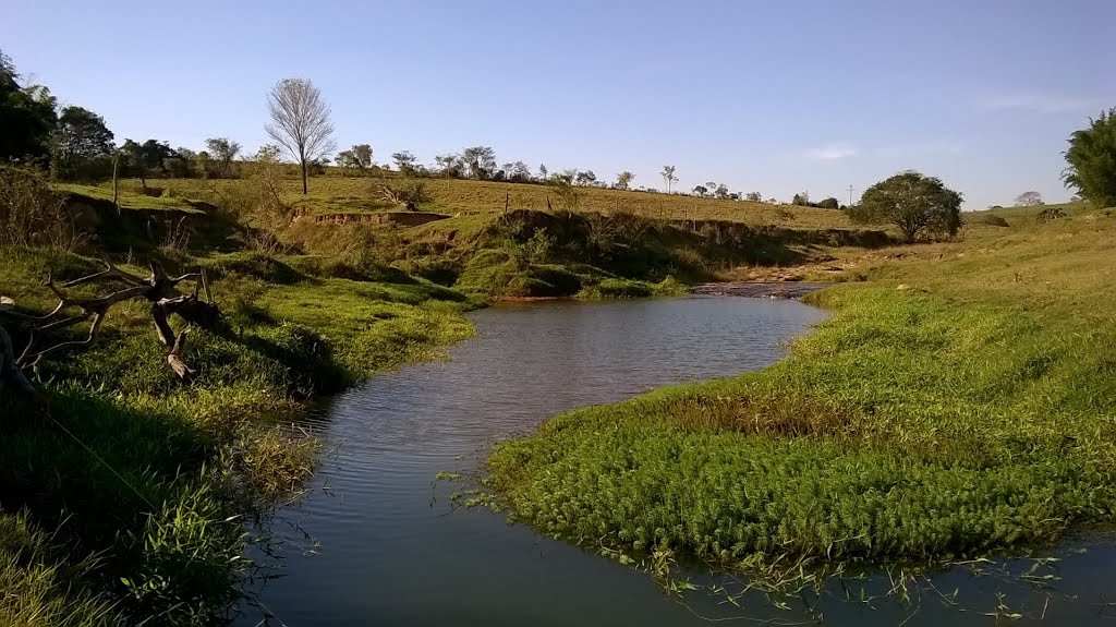 Ribeirão da Ilha (Canaã) em Irapuru/SP by osvaldorafael