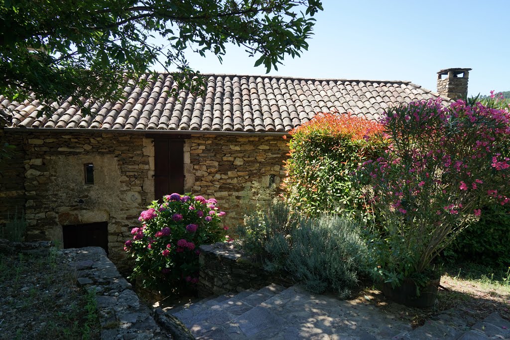 Sentier de Lauzes, St. Melany by Clemens Gilles