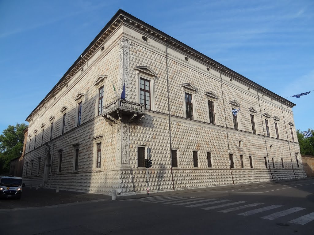 Palazzo dei Diamanti by Filip Tesarčík