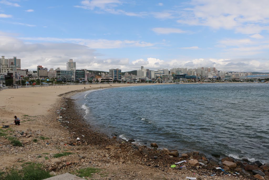 Ilsan beach by Jan Foss