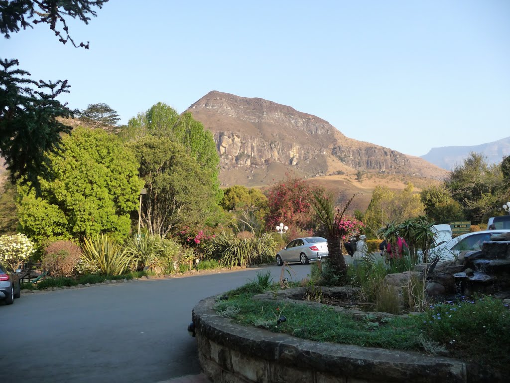 Near Cathedral Peak Hotel, Drakensberg (South Africa), september 2014 by rdaniel