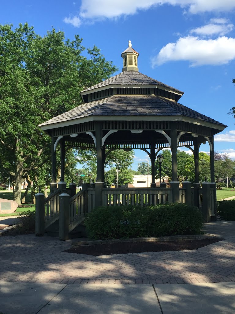 Usher Park Gazebo by enzop324