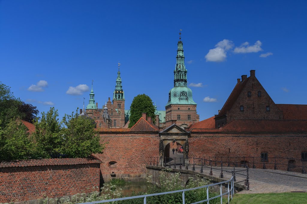 Castle Frederiksborg by San Yok