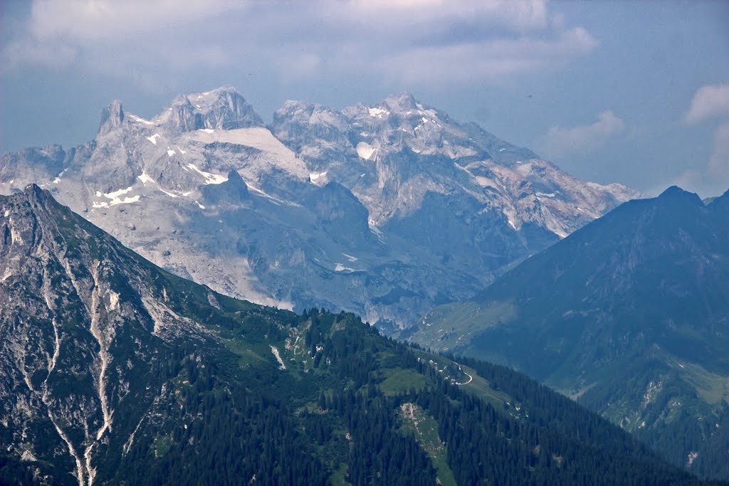 Schruns Hochjoch Blick von der Terrasse vom Kapellrestaurant Richtung Westen auf Drei Türme und Drusenfluh by Contessa