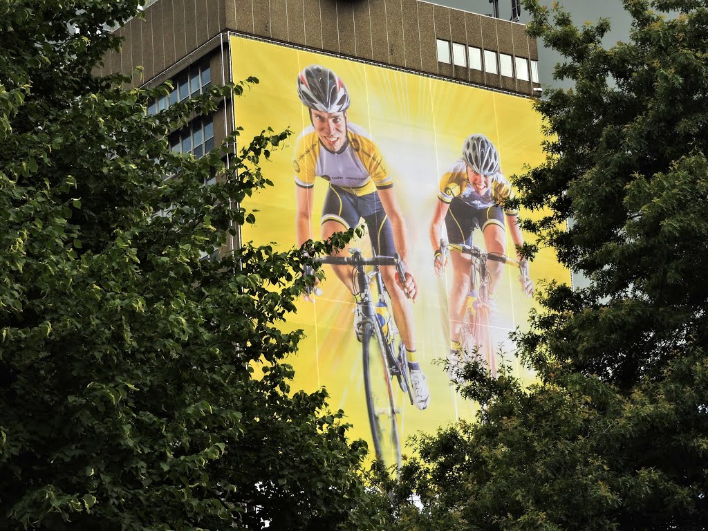 Wall painting on a building of the University Utrecht. Space runners ;) by gerda metternich