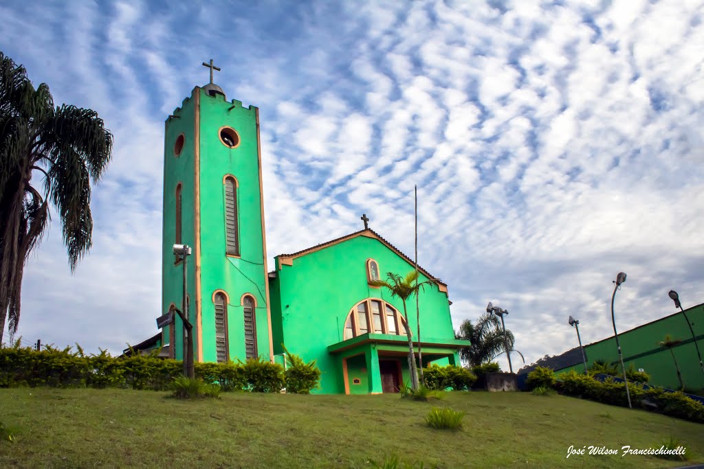 Igreja Matriz da Paróquia Santa Catarina de Alexandria - Tapiraí/SP. by José Wilson Francisc…