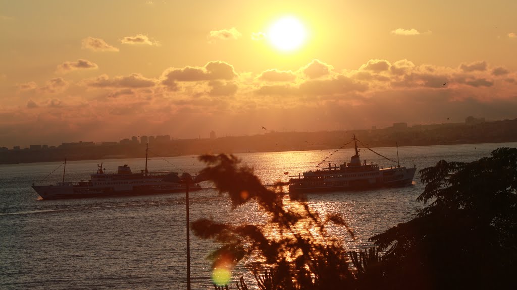 Istanbul, İstanbul, Turkey by Şenol KARA