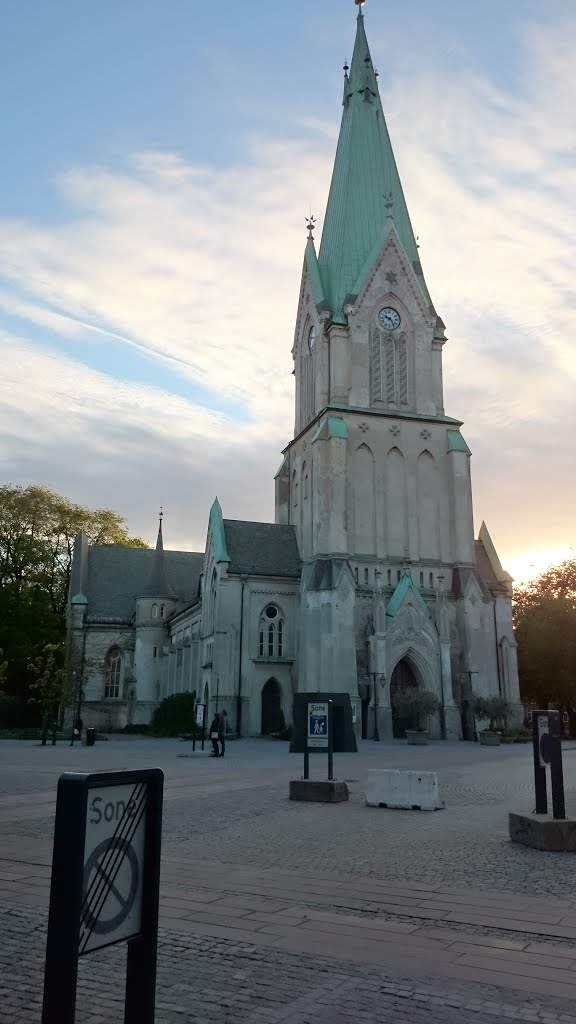 Kristiansand domkirke by Ola Haakon Berger