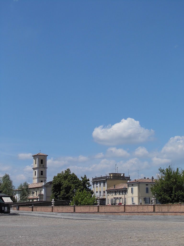 Piazza di Colorno by Alberto Barcellari