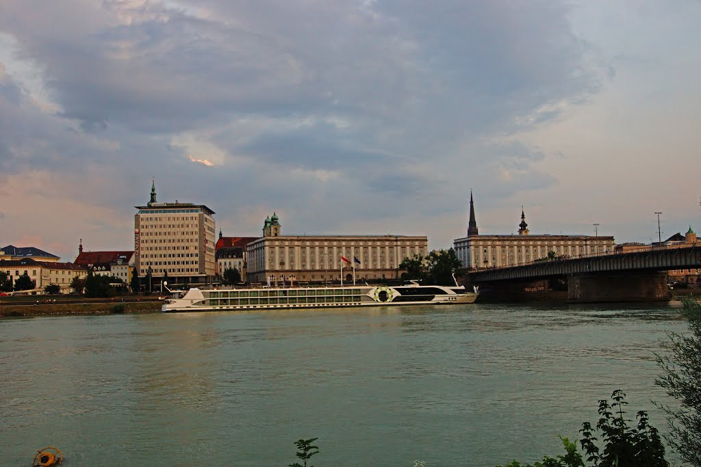 Linz by Karl Pallinger