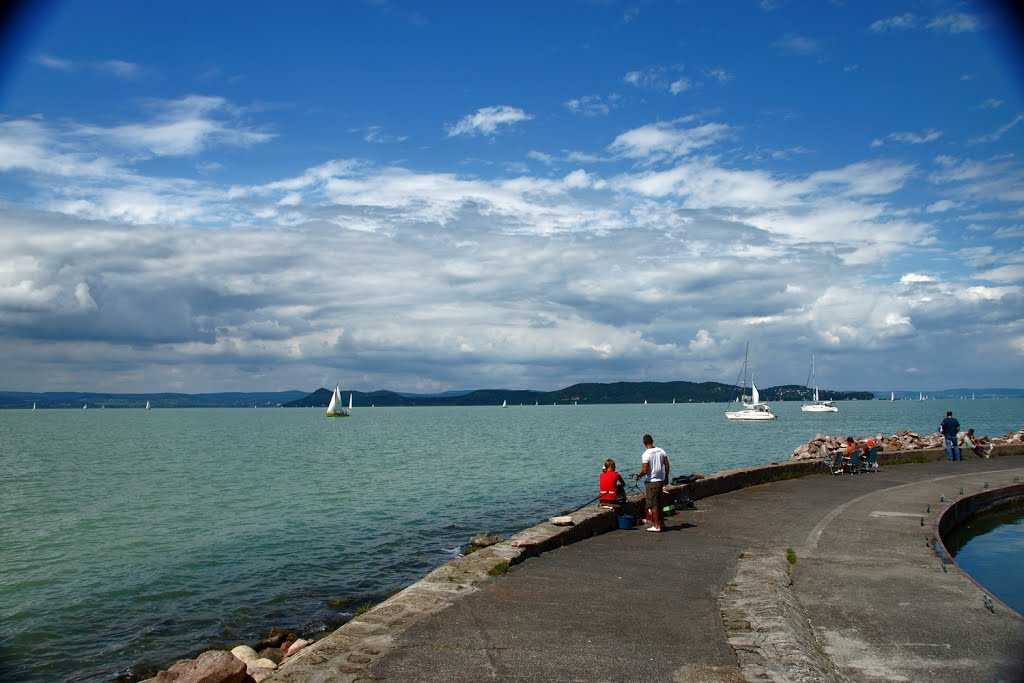 Balatonföldvár by Réka Éva “isilmecali…