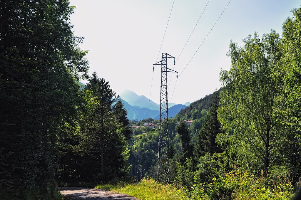 Rezija, pogled na Stolvizza by Valter Erzetič New