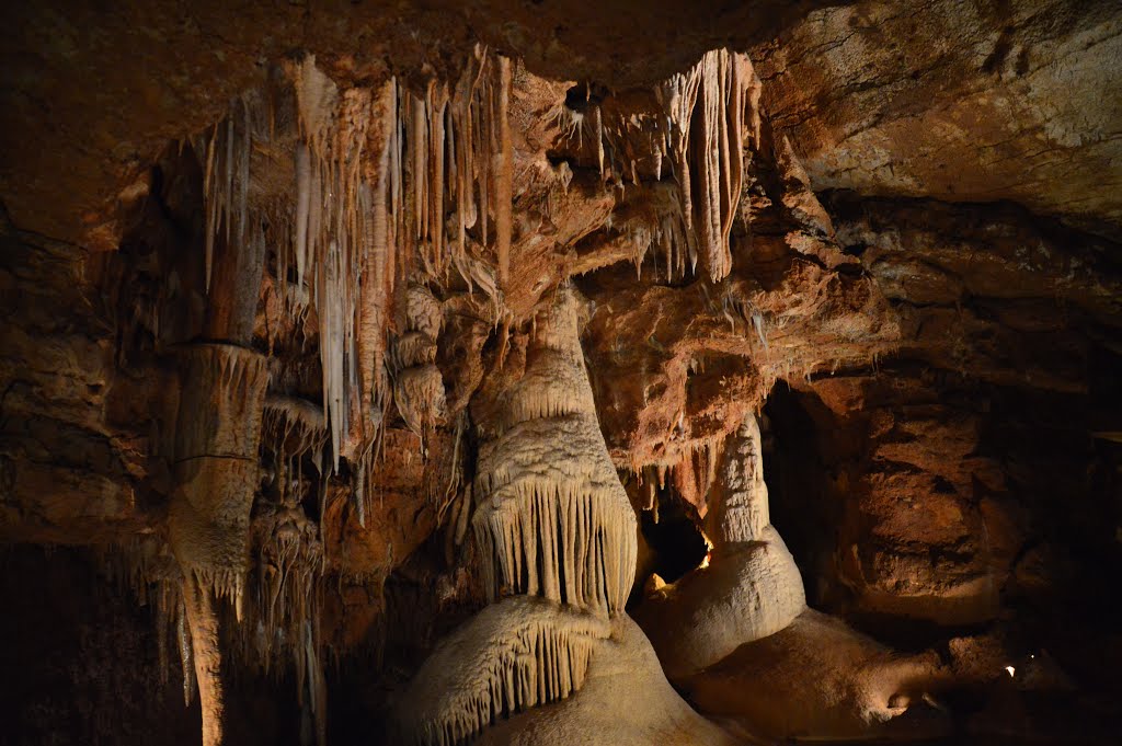 Grotte de Lacave by Günter Kriems