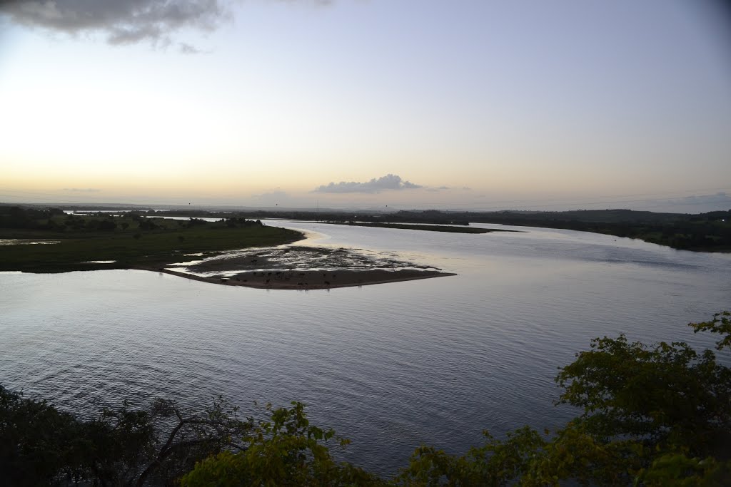 Entardecer a mirar o Rio São Francisco by Rafael José Rorato