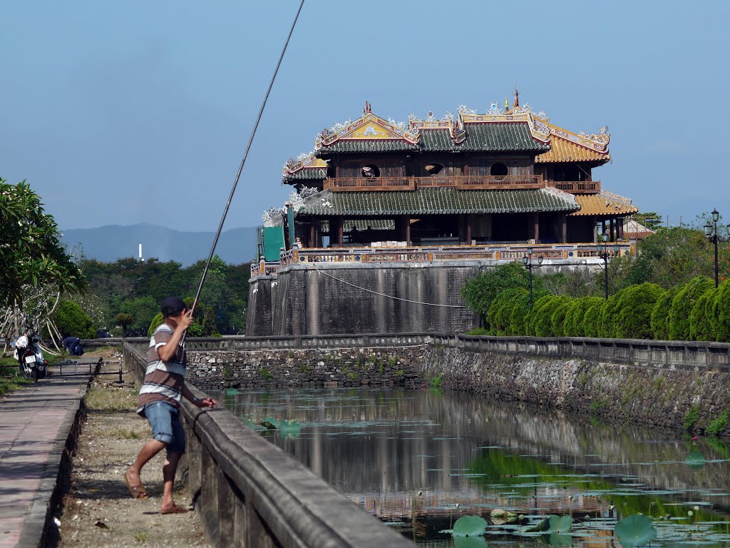 Thành cổ Huế by Đào Việt Dũng