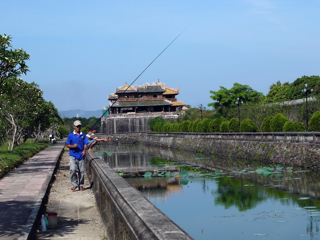 Thành phố Huế by Đào Việt Dũng